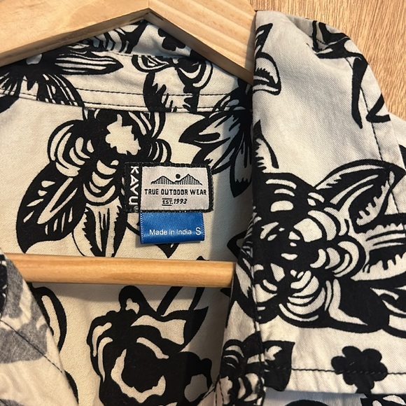 Kavu Buttoned Shirt - Picture 3 of 3